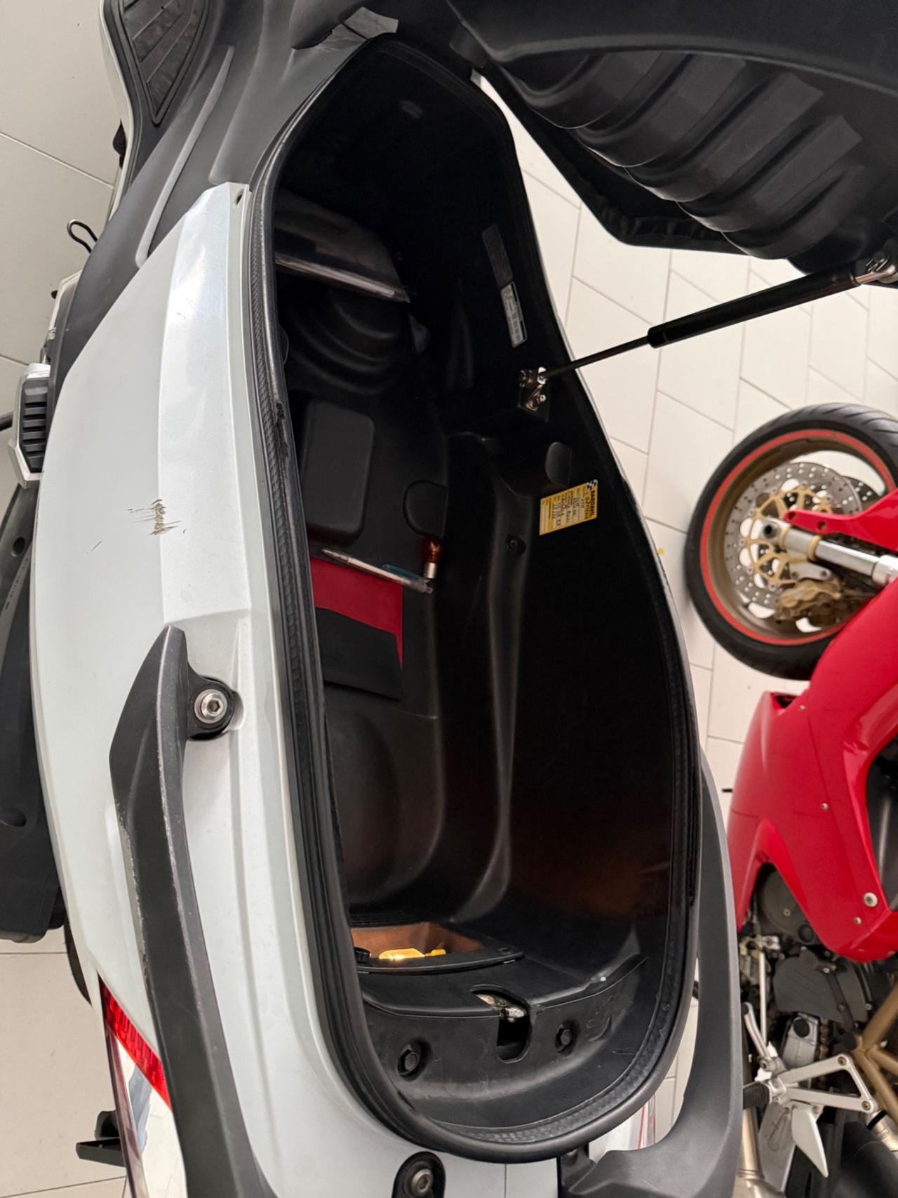 Sym ADX 300 Bauletto