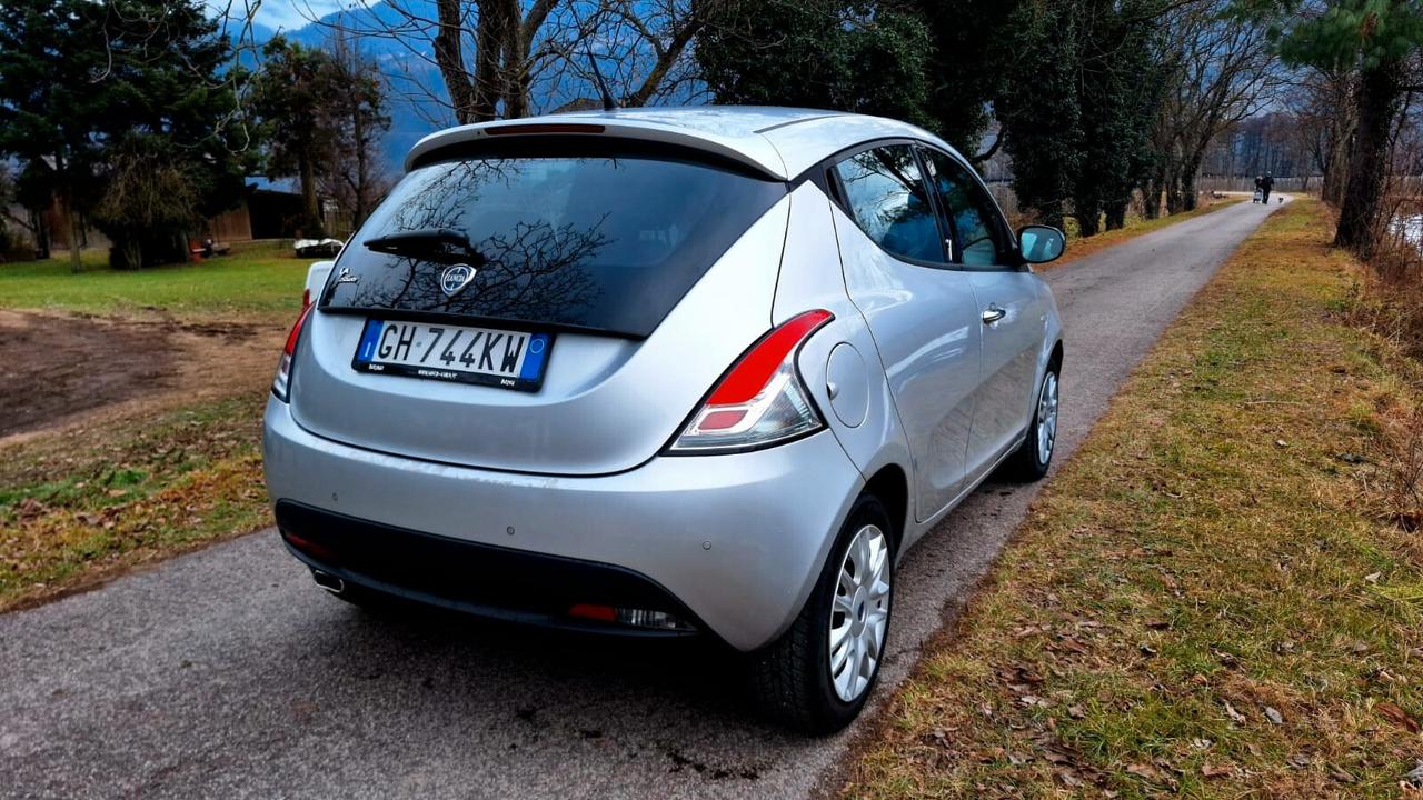 LANCIA YPSILON 1.3 MTJ GOLD NEOPATENTATI