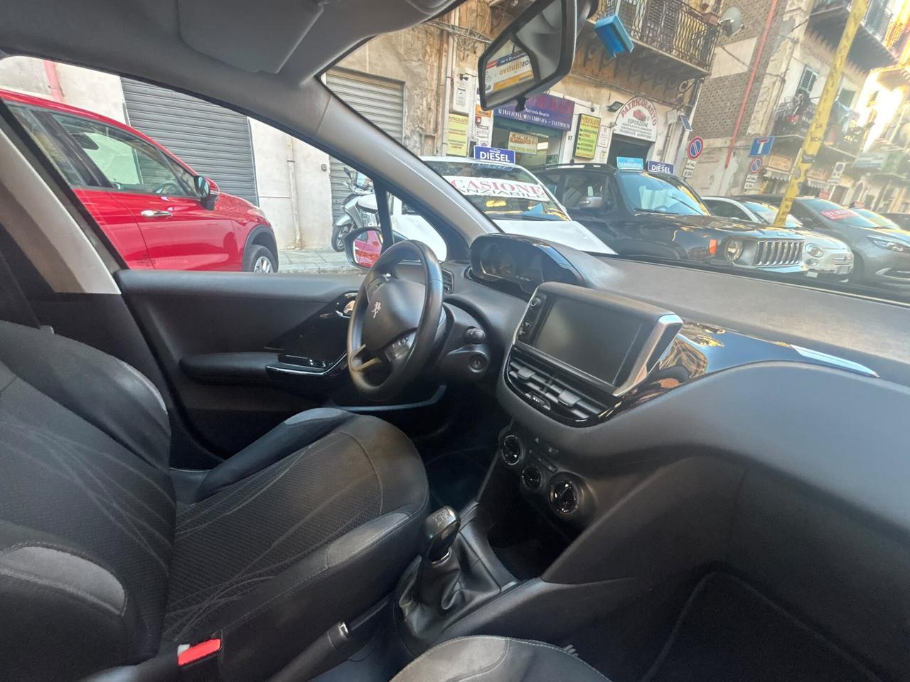 Peugeot 208 1.2 VTi 82 CV 5 porte FINANZIABILE