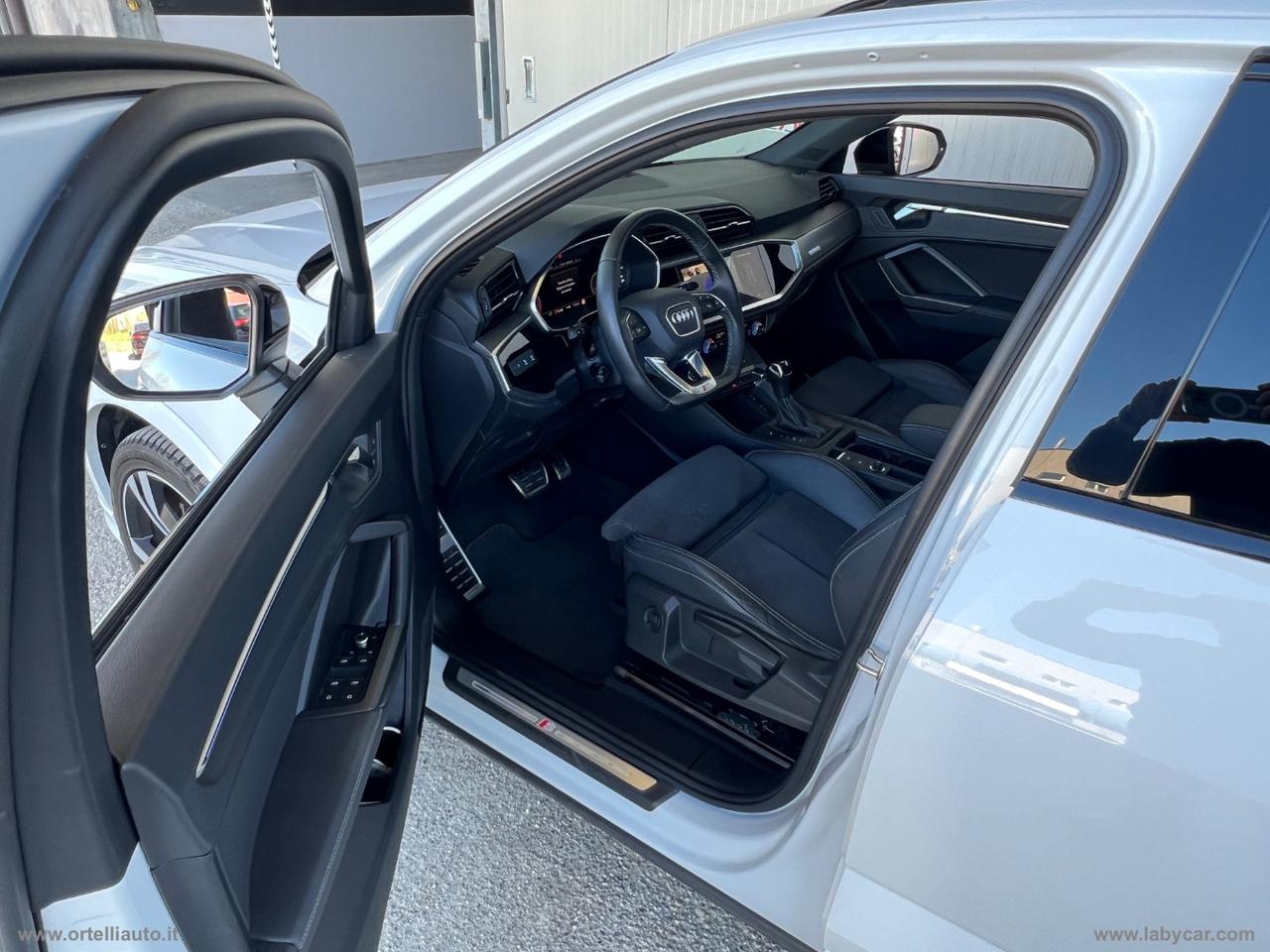 AUDI Q3 SPB 40 TDI quattro S tr. Ident. Black