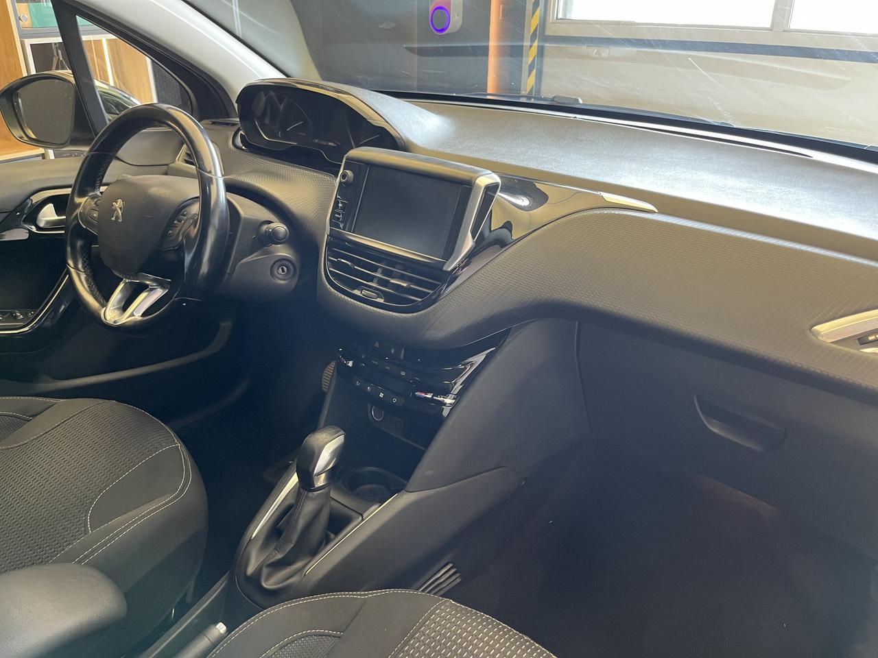 PEUGEOT 208 I 2015 - 208 5p 1.6 bluehdi Allure 75cv my18