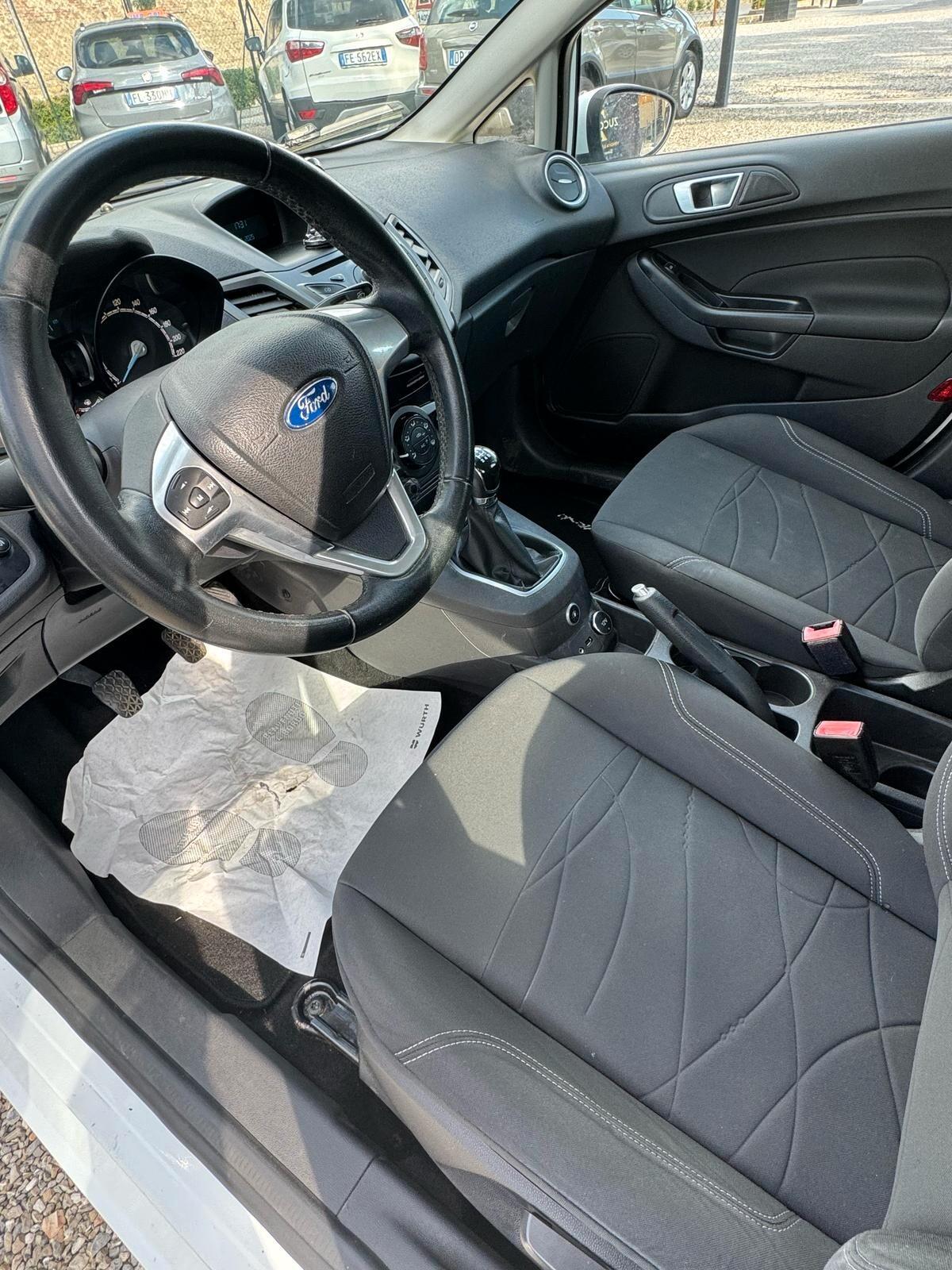 Ford Fiesta 1.4 5 porte Bz.- GPL Titanium