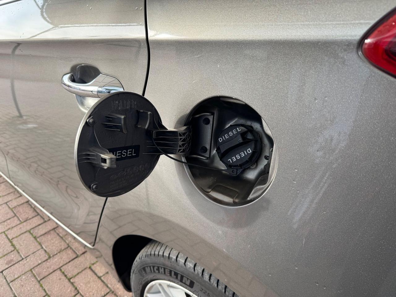 Kia Carens Class 1.7 CRDi #8550