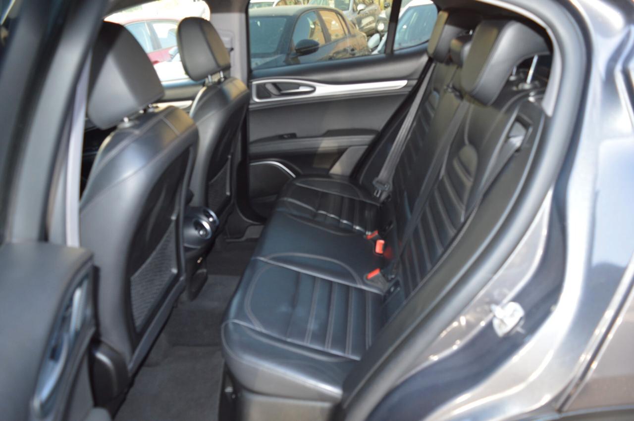 Alfa Romeo Stelvio 2.2 Turbodiesel 210 CV AT8 Q4 Executive