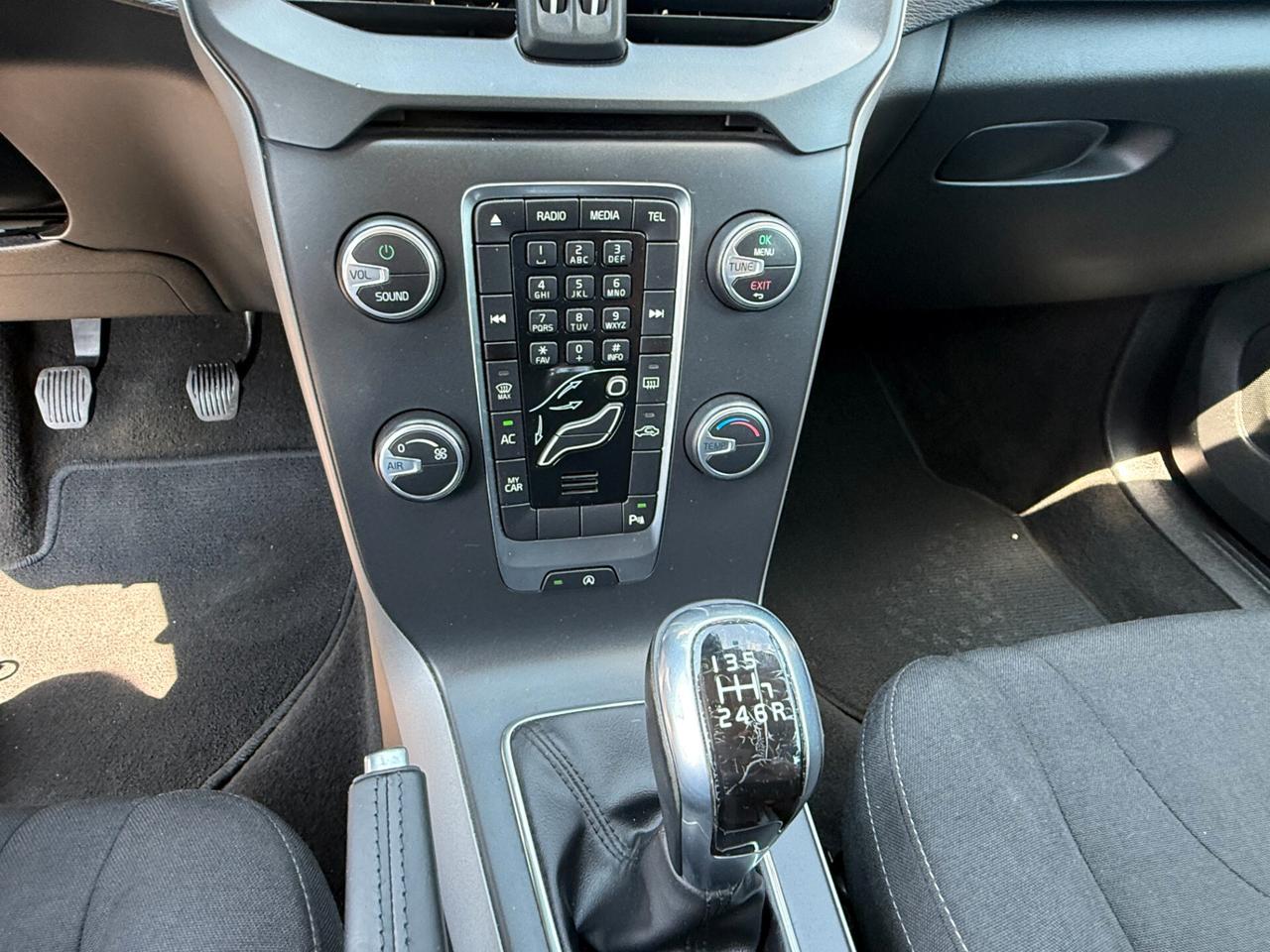 Volvo V40 D2