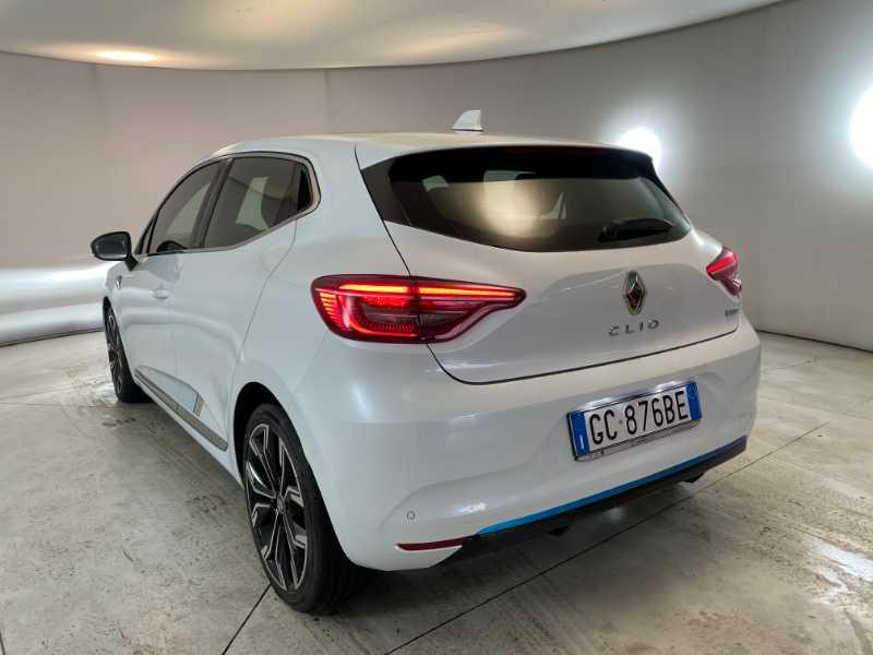 RENAULT Clio V - Clio 1.6 E-Tech hybrid Initiale Paris 140cv auto