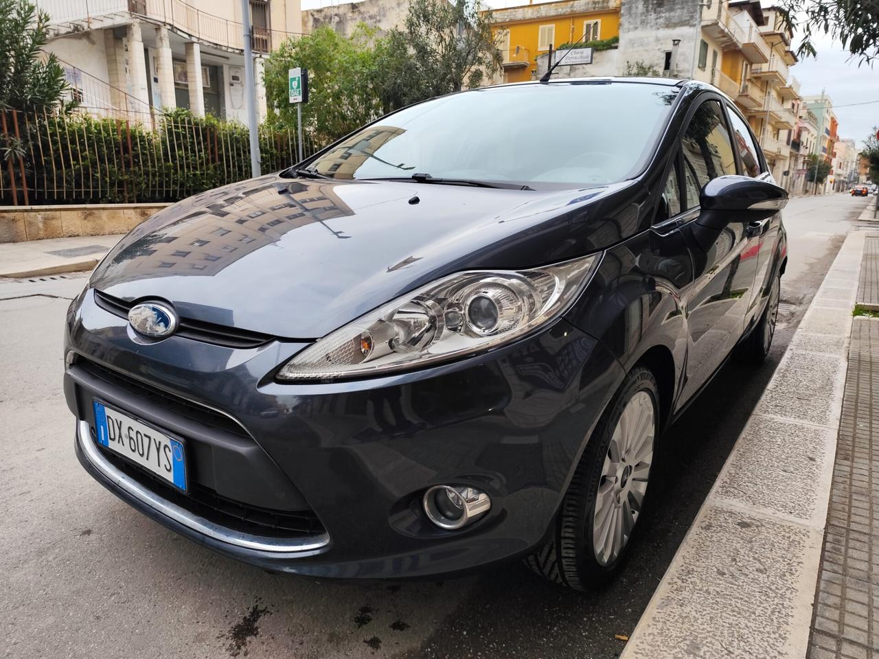 Ford Fiesta 1.4 5 porte Bz.- GPL Titanium
