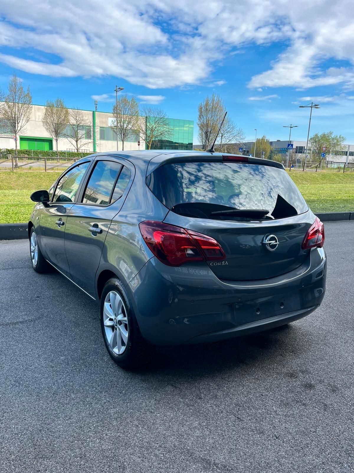 Opel Corsa 1.2 5 porte