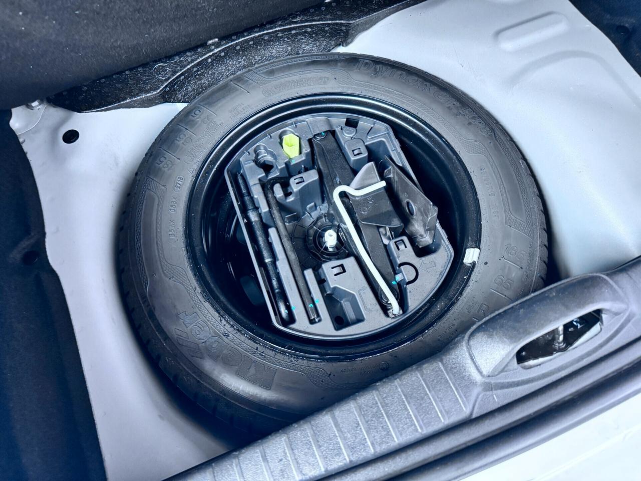 Peugeot 208 BENZINA - SIGNATURE -