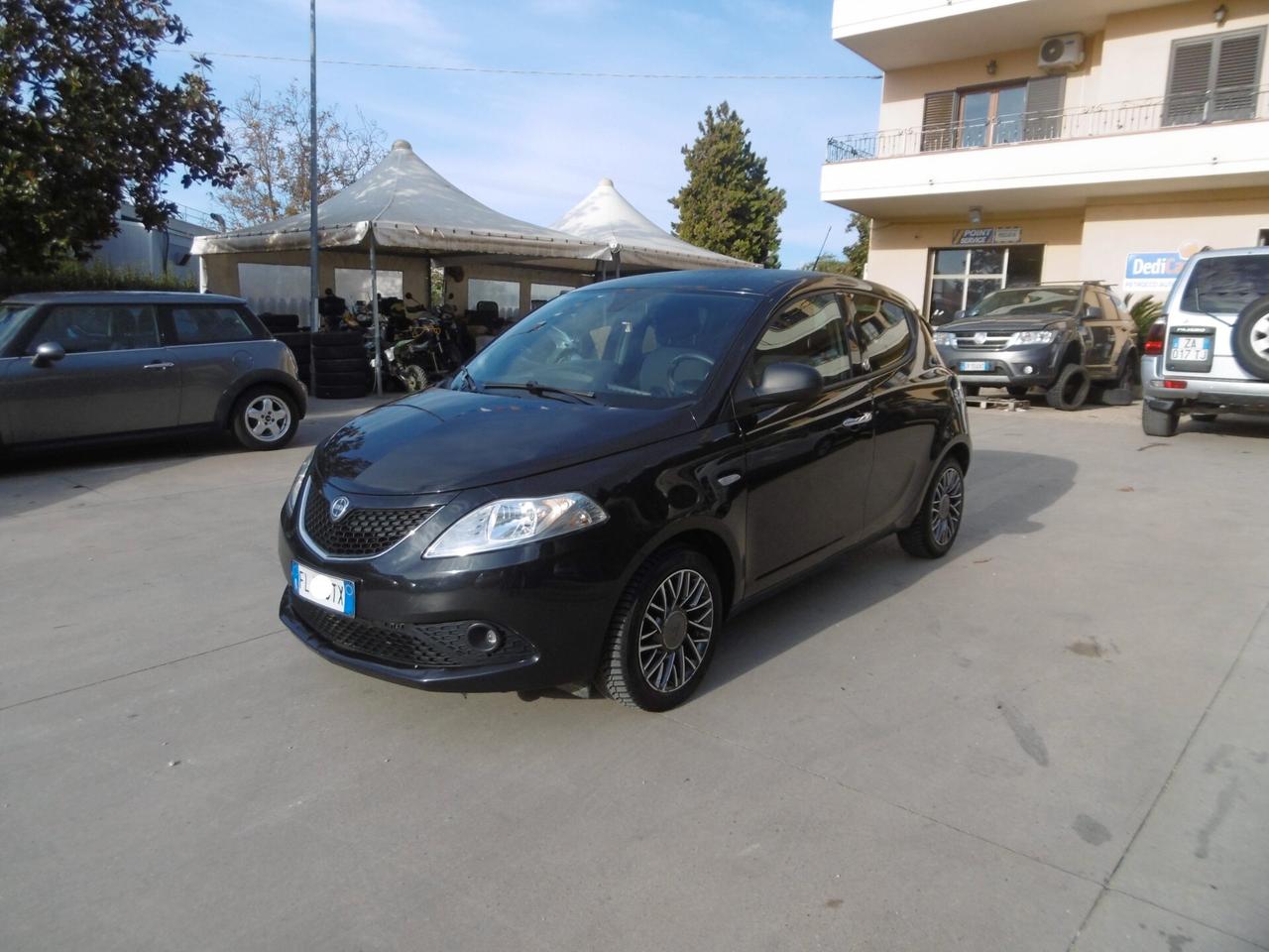 Lancia Ypsilon 1.2 69 CV 5 porte GPL Ecochic Gold