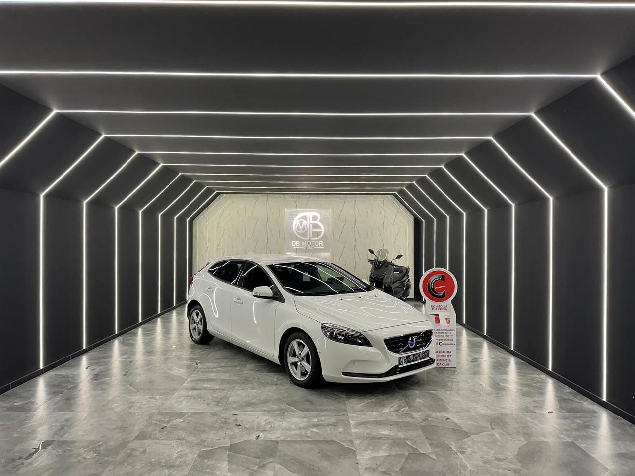 Volvo V40 V40 II 2012 1.6 d2 R-design Momentum