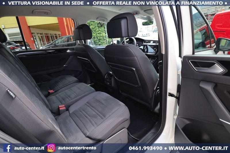 Volkswagen Touran 2.0 TDI DSG Executive R-LINE 7 POSTI RLINE