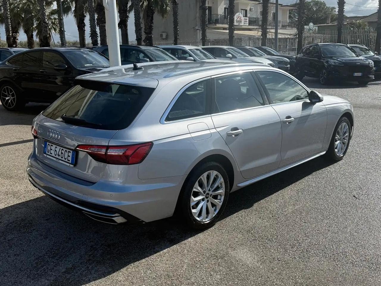 Audi A4 Avant 30 TDI/136 CV Business Advanced