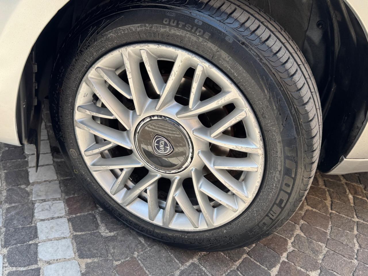 Lancia Ypsilon 1.2 69 CV 5 porte S&S Silver