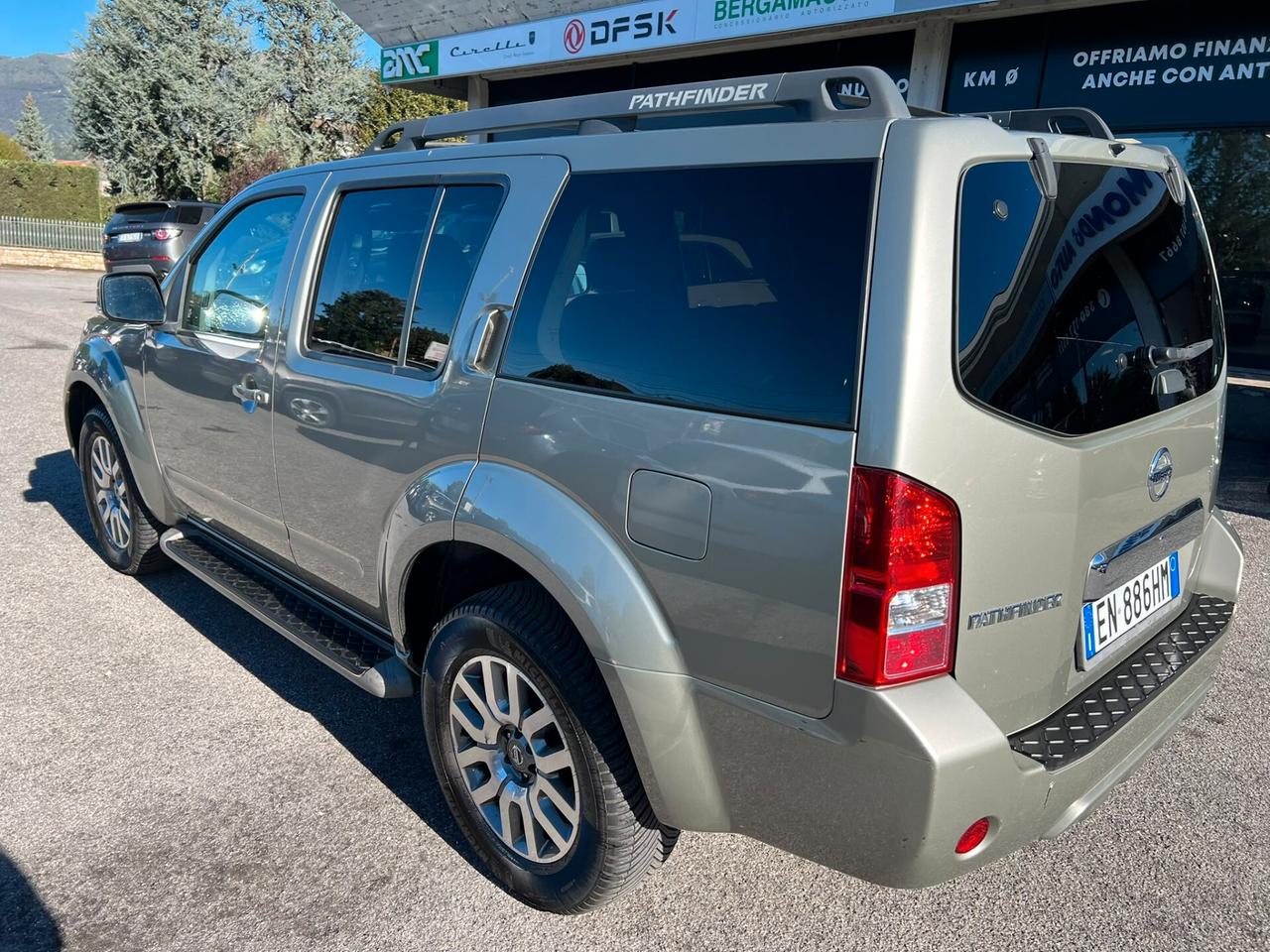 Nissan Pathfinder 2012 2.5 dci LE AUTOMATIC*7 POSTI *PELLE*NAVI*