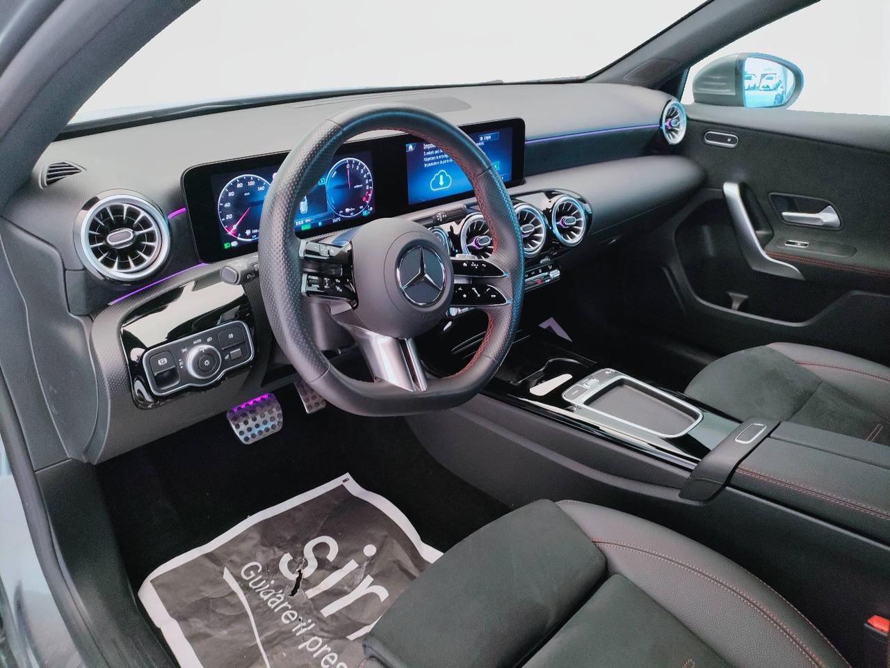 Mercedes-Benz A 250 e con tecnologia ibrida EQ