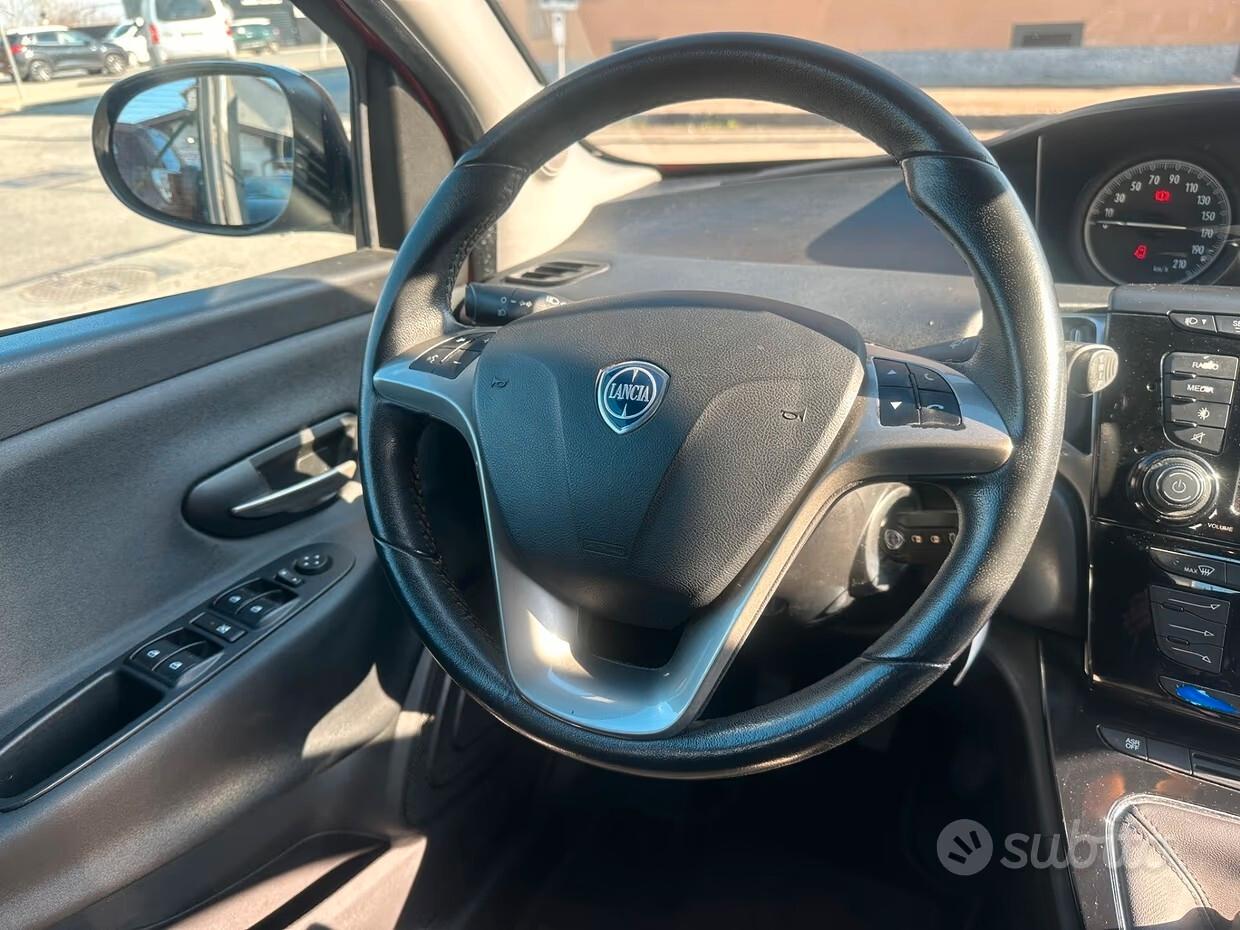 Lancia Ypsilon 1.2 69 CV 5 porte Platinum