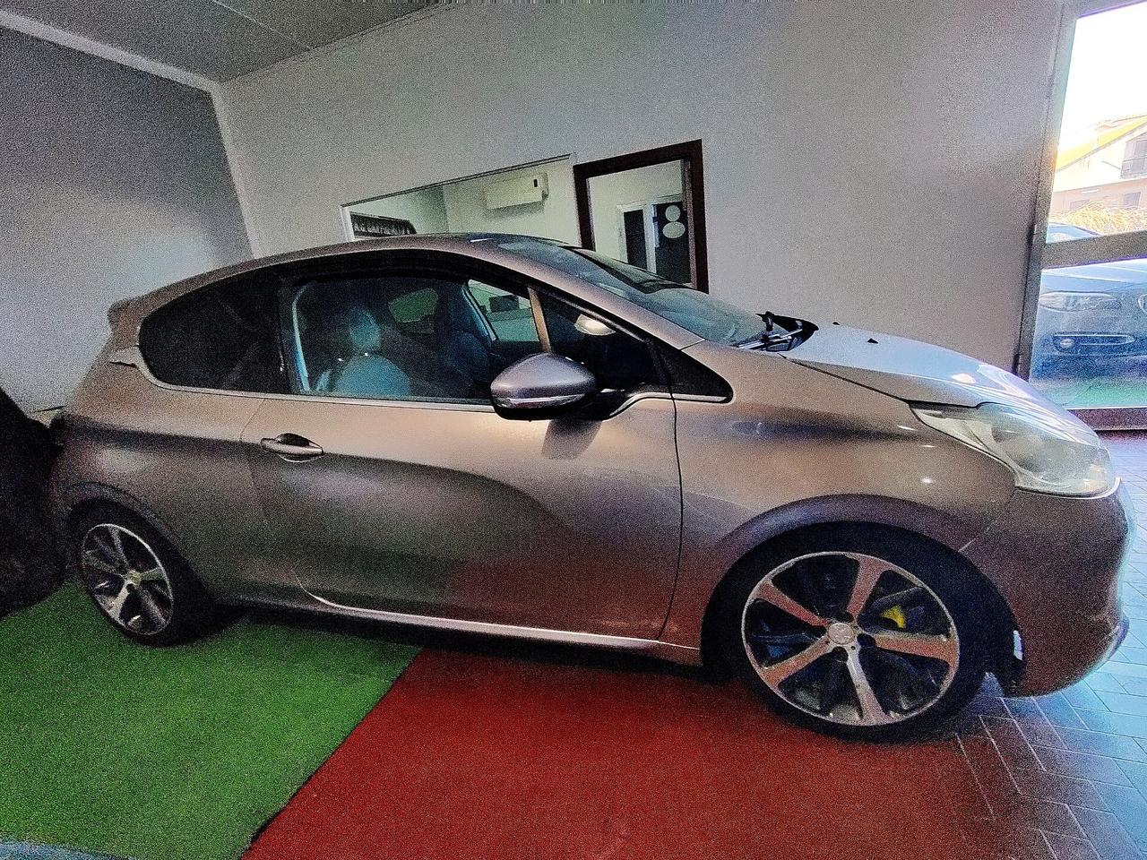 Peugeot 208 1.6 e-HDi 115 CV Stop&Start 3 porte Allure