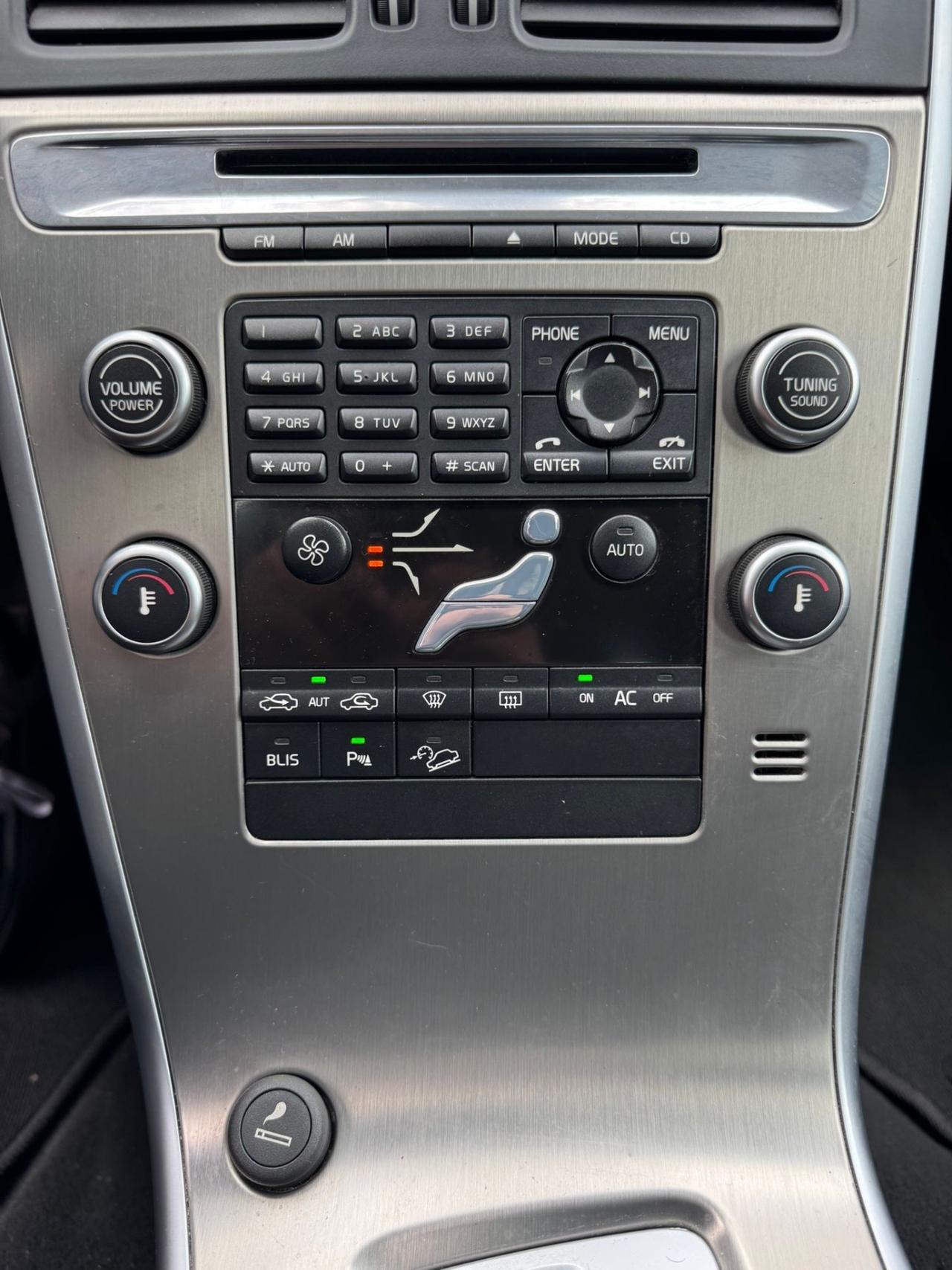 Volvo XC 60 XC60 D5 AWD Geartronic Summum