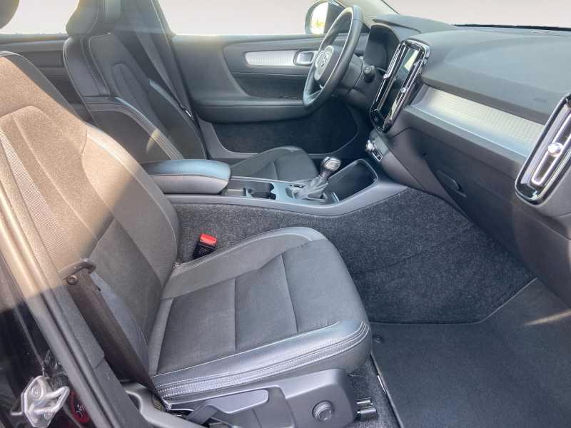 VOLVO XC40 1.5 t3 Momentum 156cv manuale