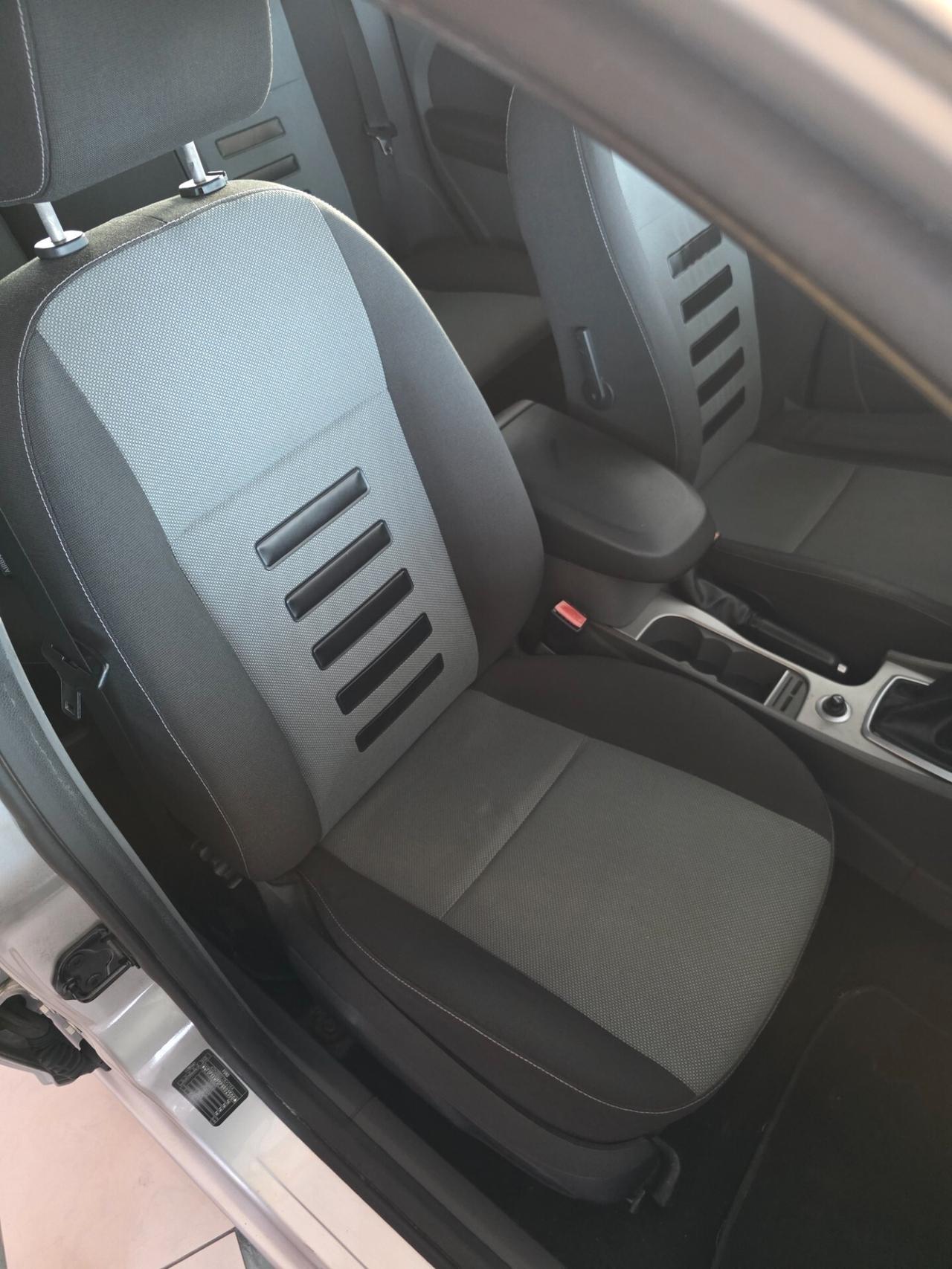 Ford Focus 1.6 TDCi (110CV) 5p. Tit. DPF