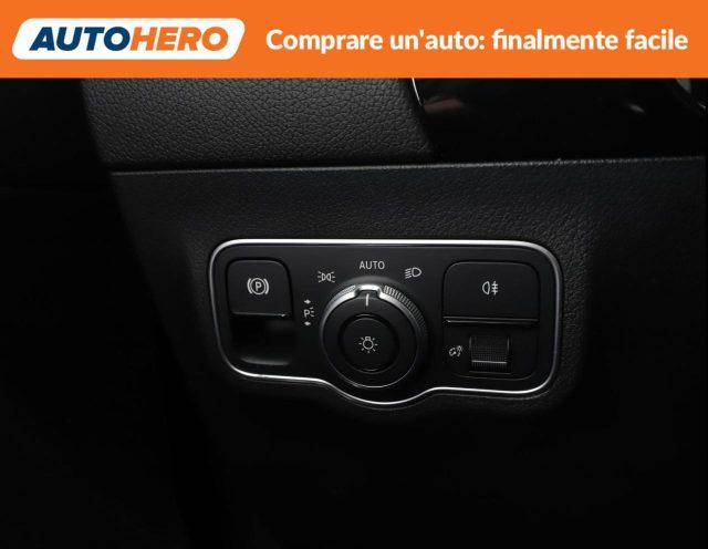 MERCEDES-BENZ GLA 200 Automatic AMG Line Premium