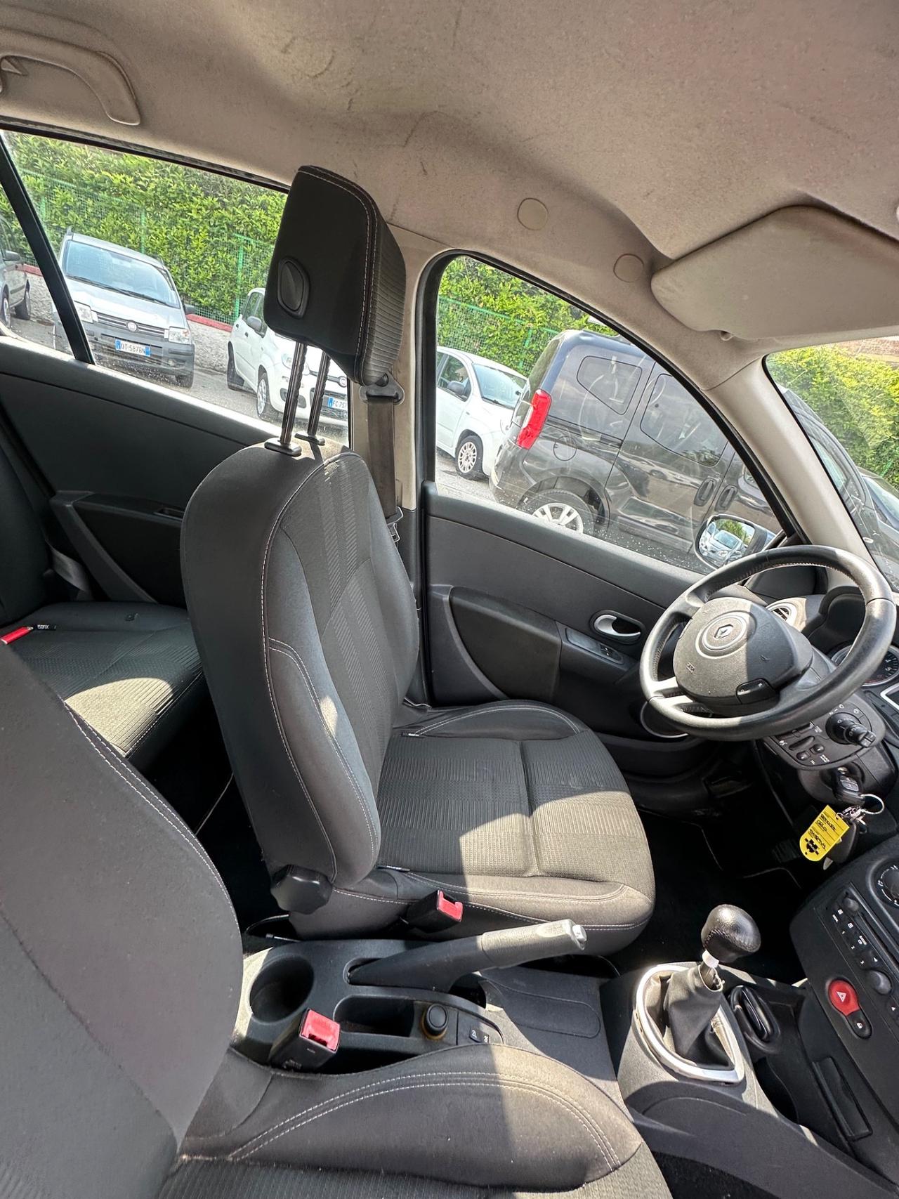 Renault Clio 1.2 16V 5 porte Luxe
