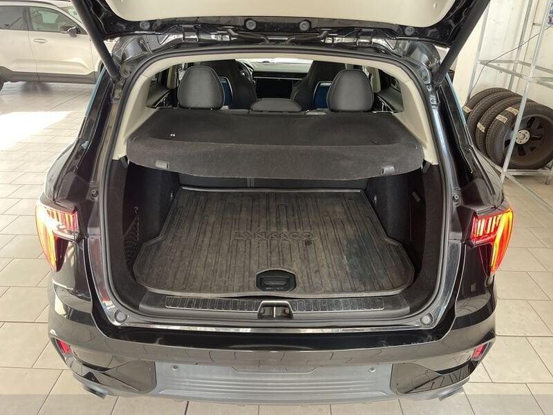 Lynk & Co 01 01 PHEV