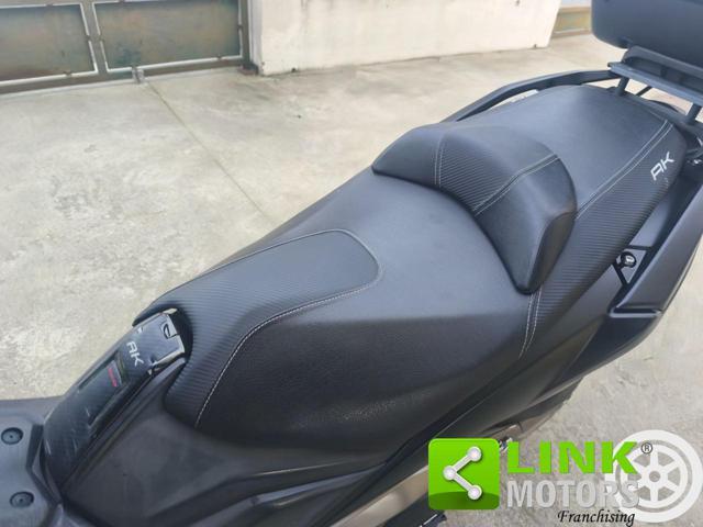 KYMCO AK 550 BLACK