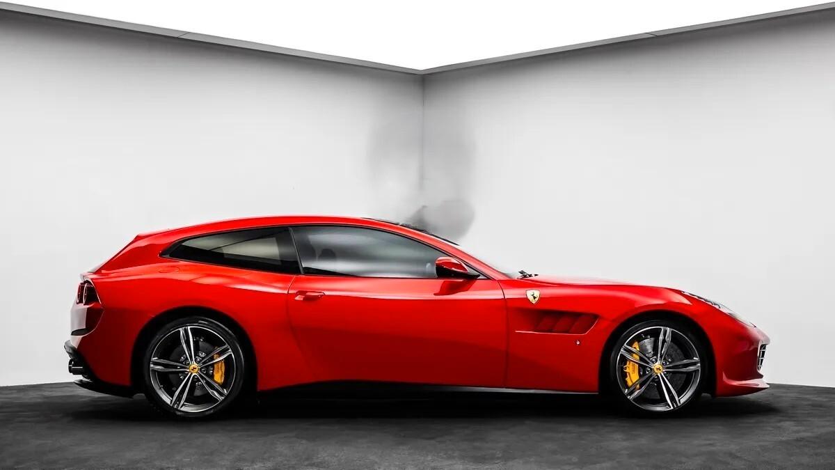 Ferrari GTC4 Lusso LEASING FULL INCLUSIVE - NOLEGGIO LUNGO TERMINE