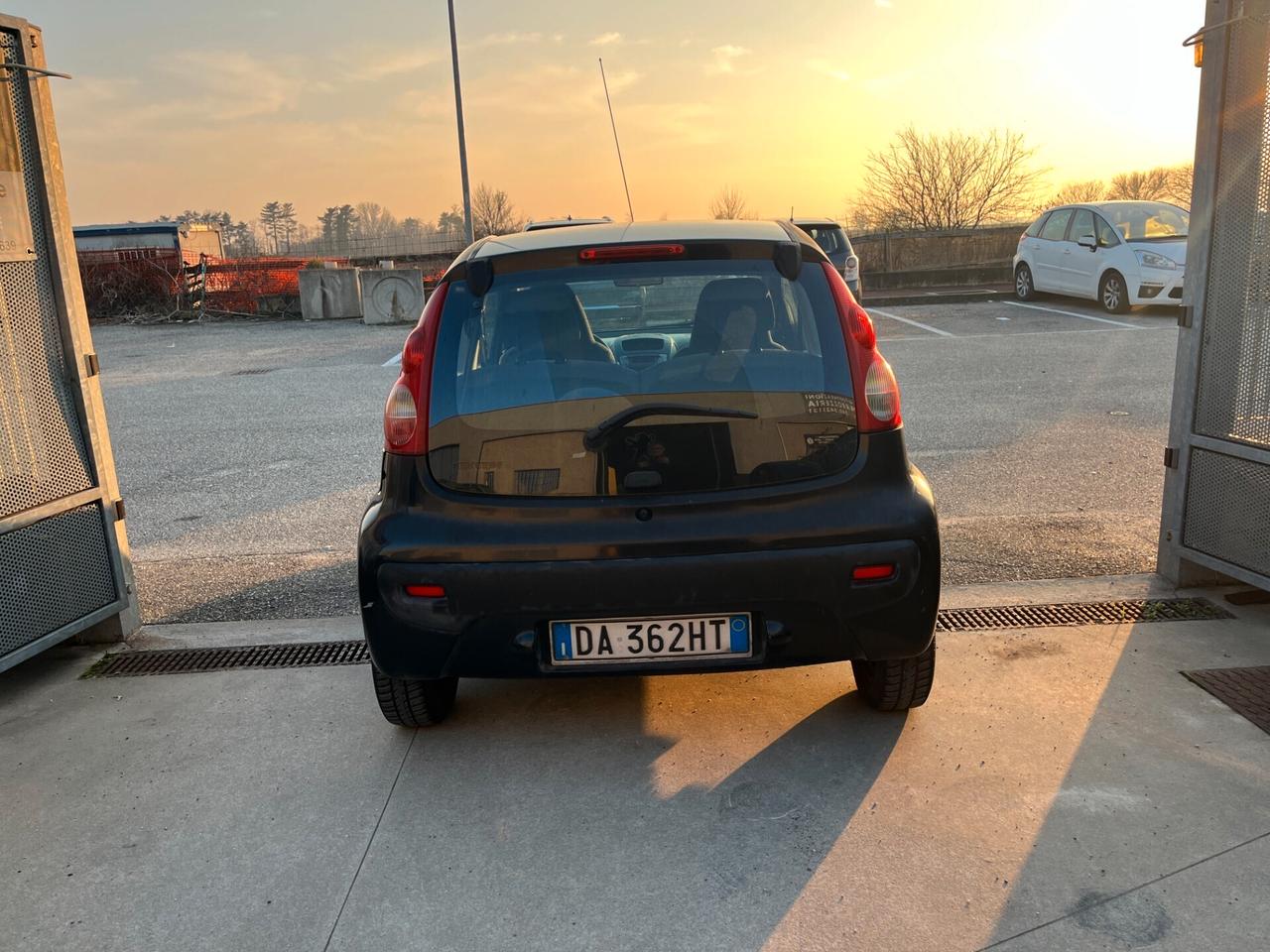 Peugeot 107 1.0 68CV 3p. Plaisir 2Tronic AUTOMATICA, NO CLIMA