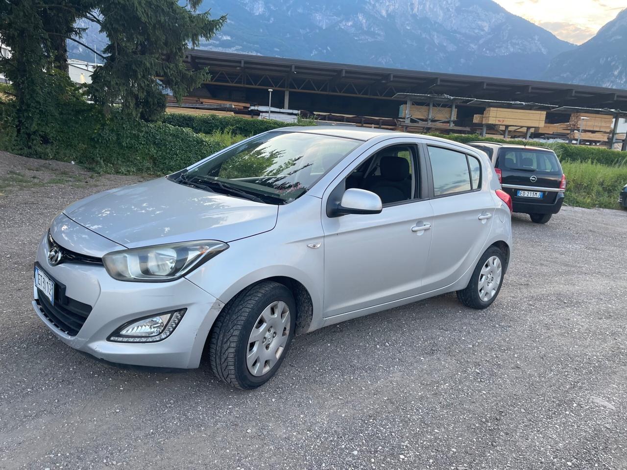 Hyundai i20 1.2 5p. Sound Edition SI NEOPATENTATI