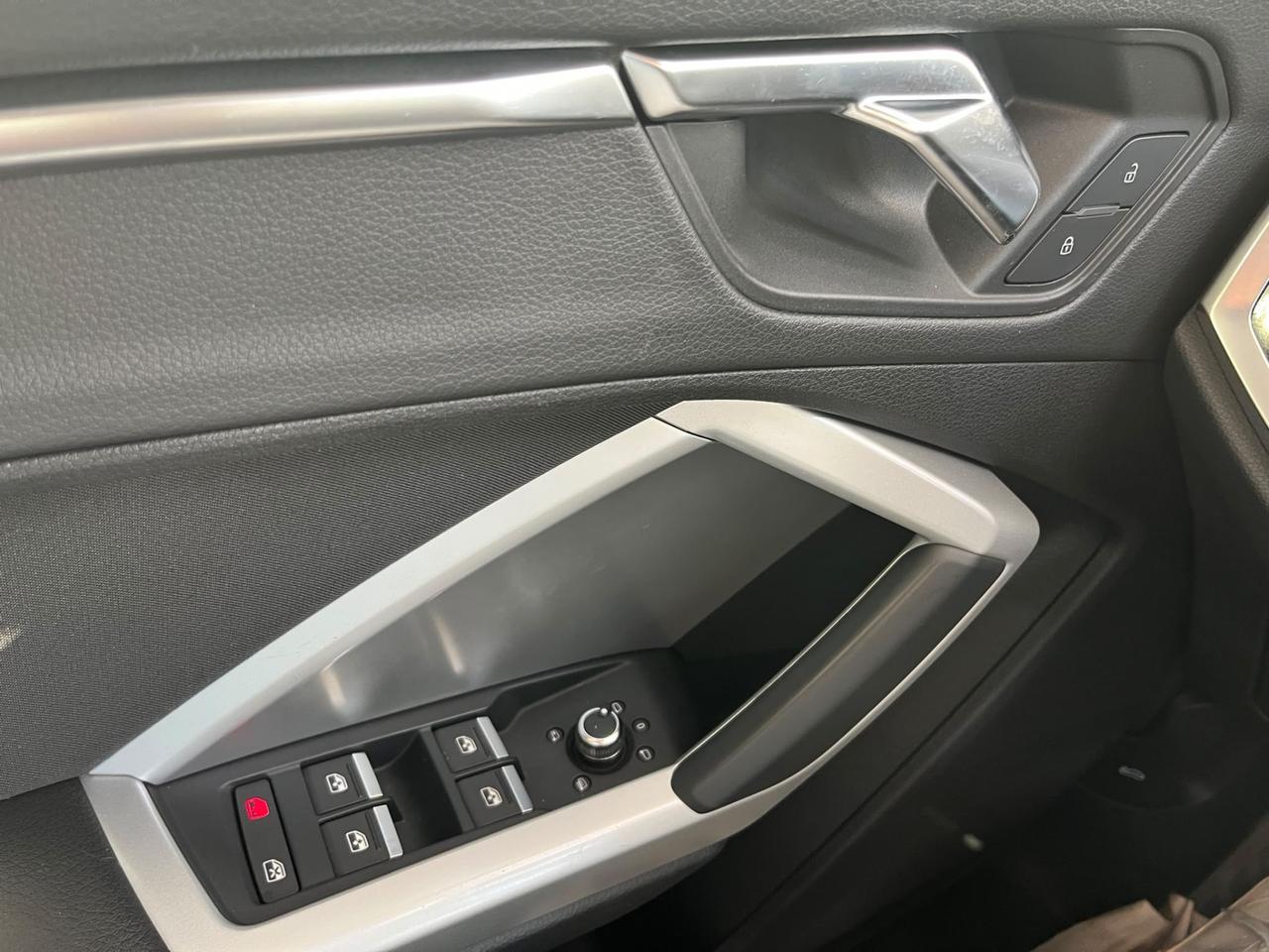 Audi Q3 40 TDI quattro S tronic Business Advanced