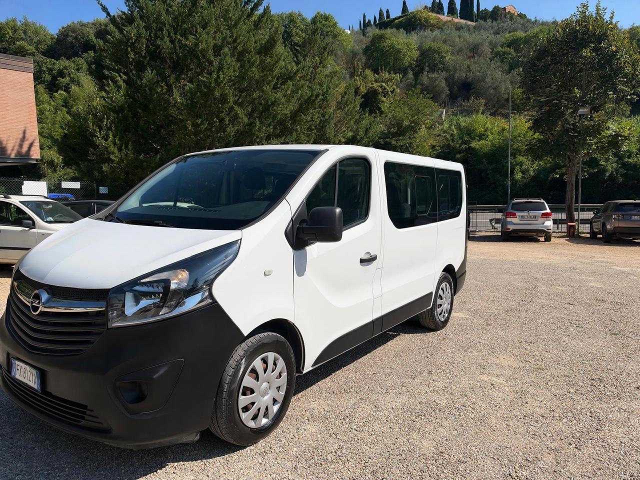 Opel Vivaro 1.6 Diesel // 9 Posti