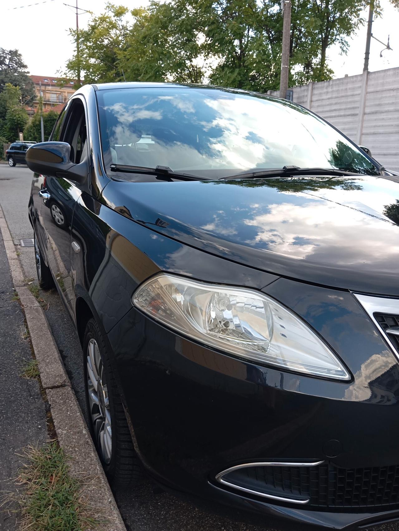 Lancia Ypsilon 1.2 69 CV 5 porte S&S Gold