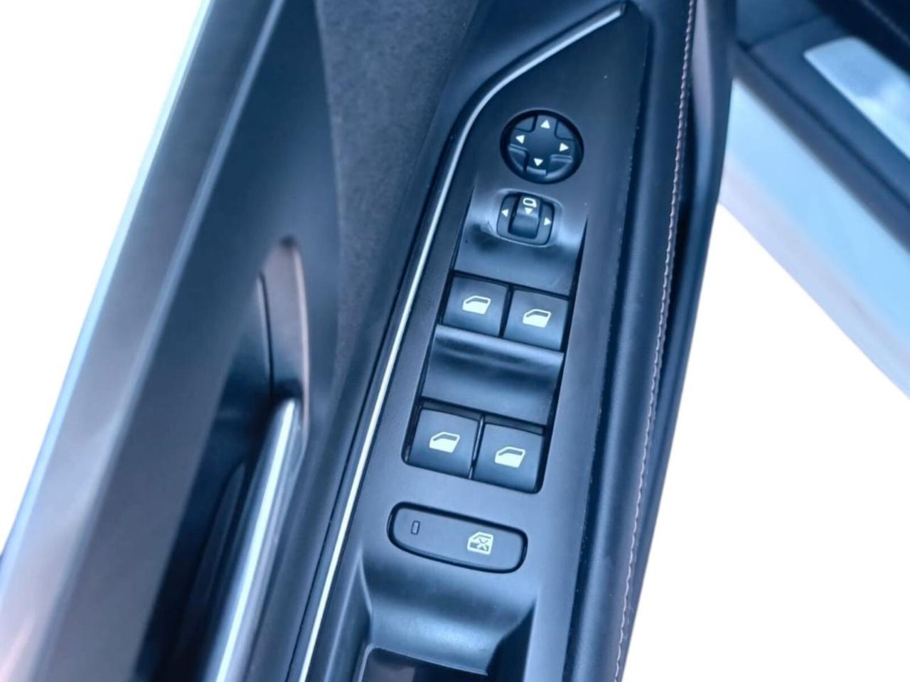 Peugeot 3008 THP 165 EAT6 S&S GT Line