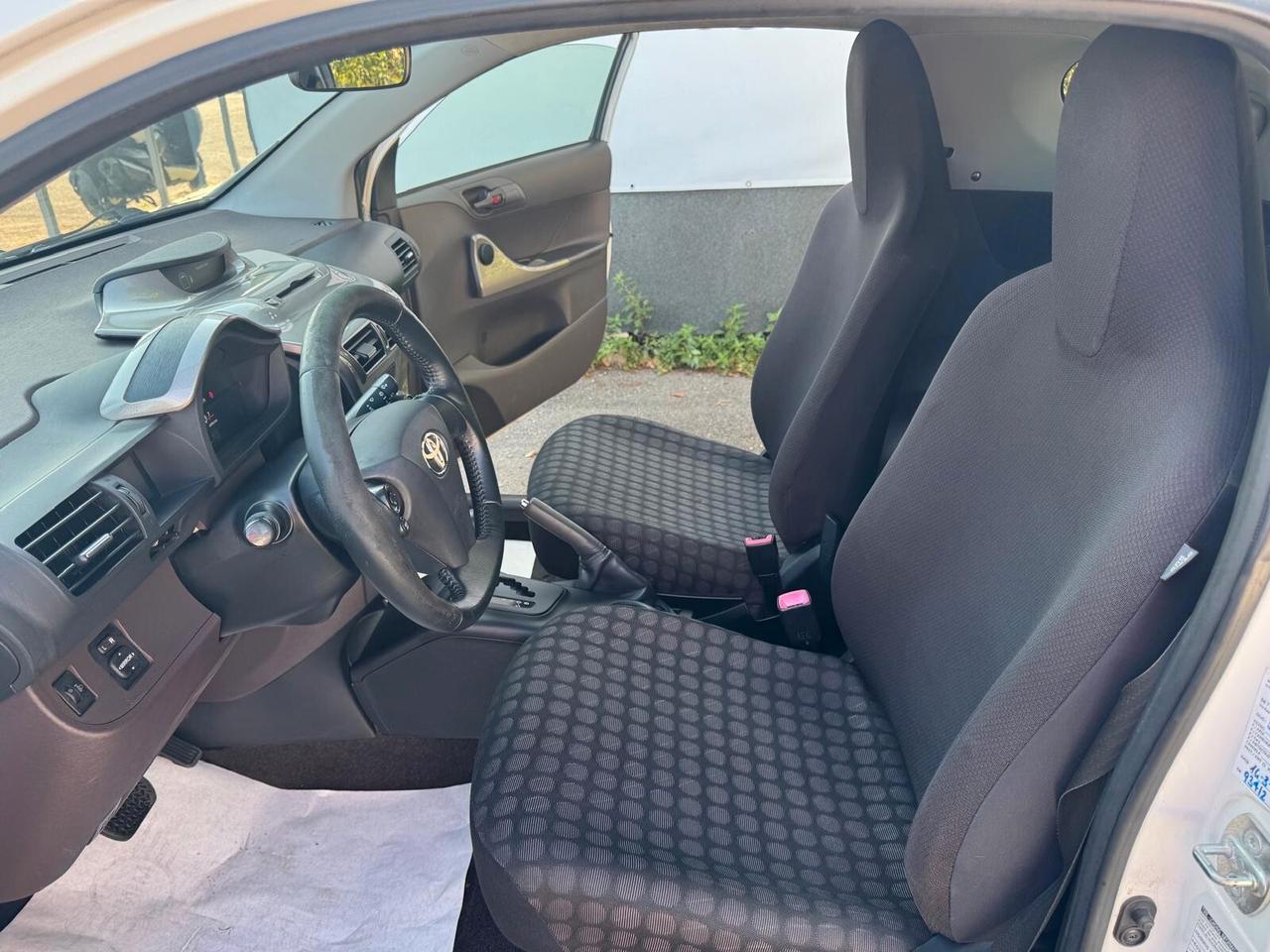 Toyota iQ 1.0 Sol