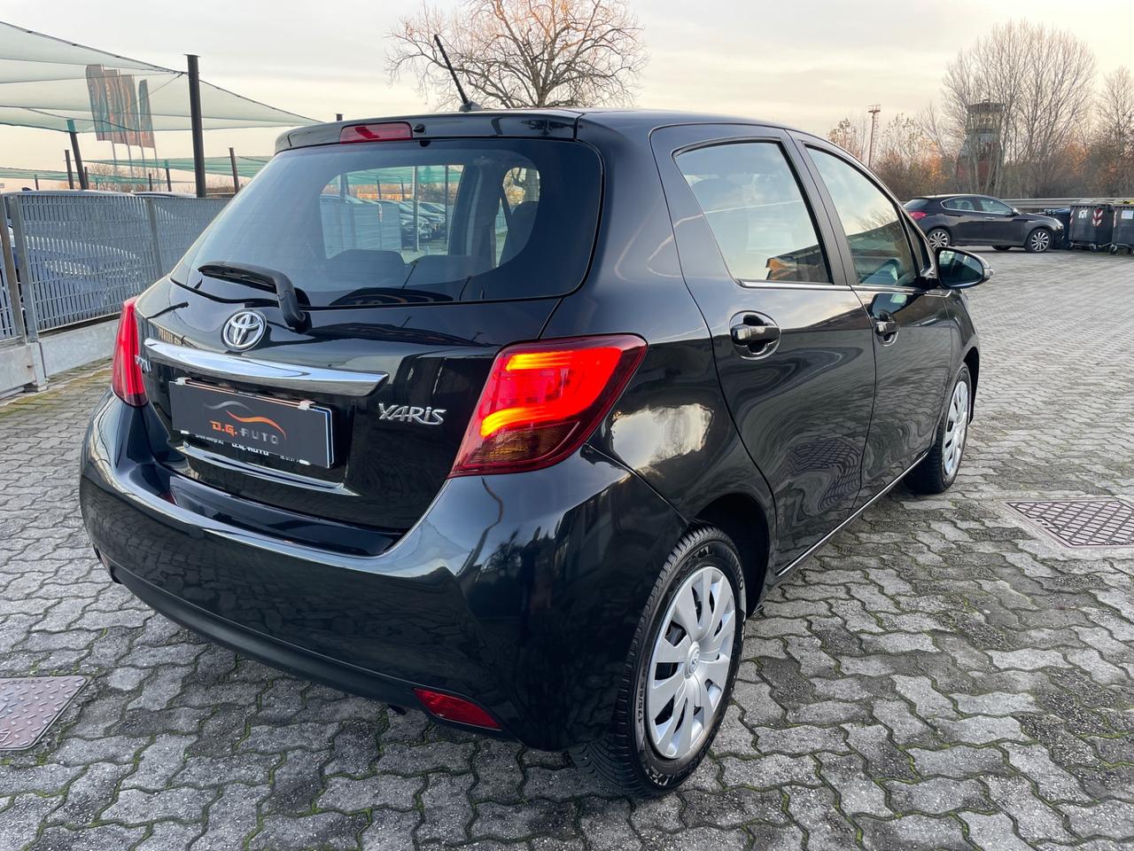 Toyota Yaris 1.0 5 porte Lounge