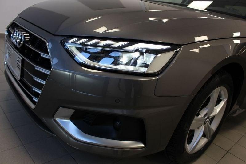 Audi A4 30 TDI Business Advanced