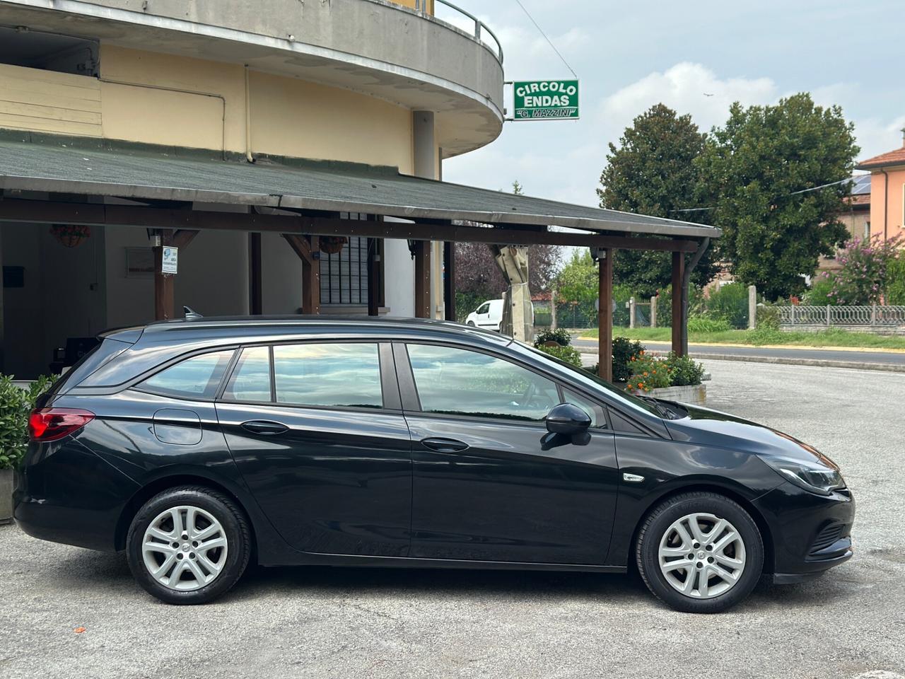 Opel Astra 1.6 CDTi 136CV aut. Sports Tourer Business