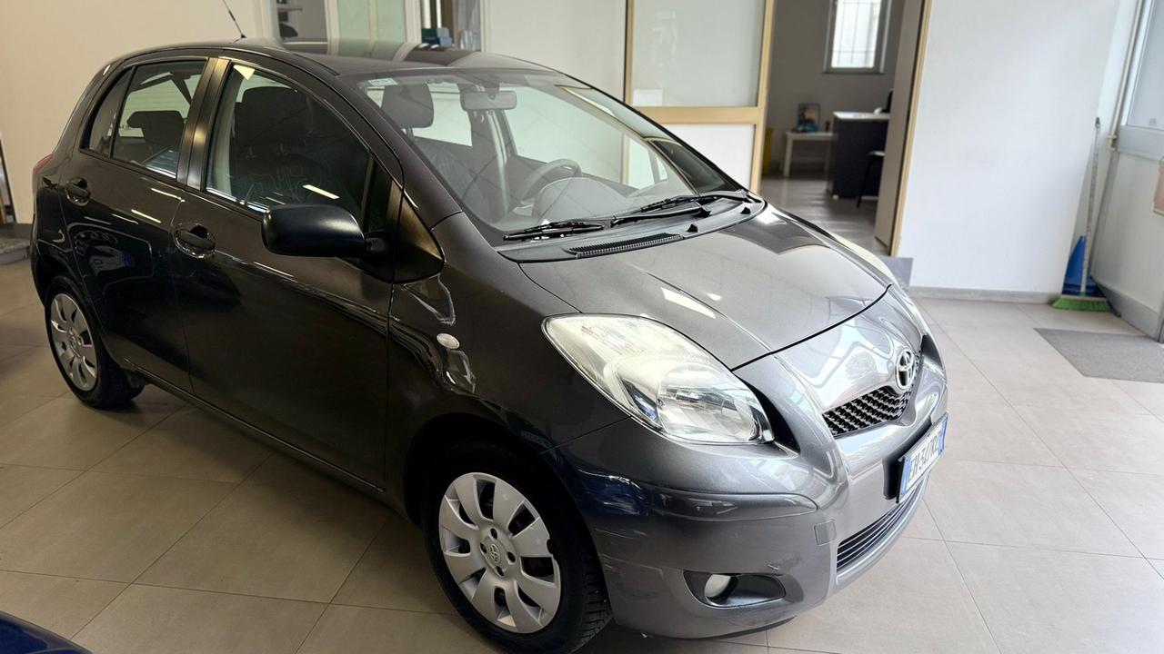 Toyota Yaris 1.0 5 porte Now