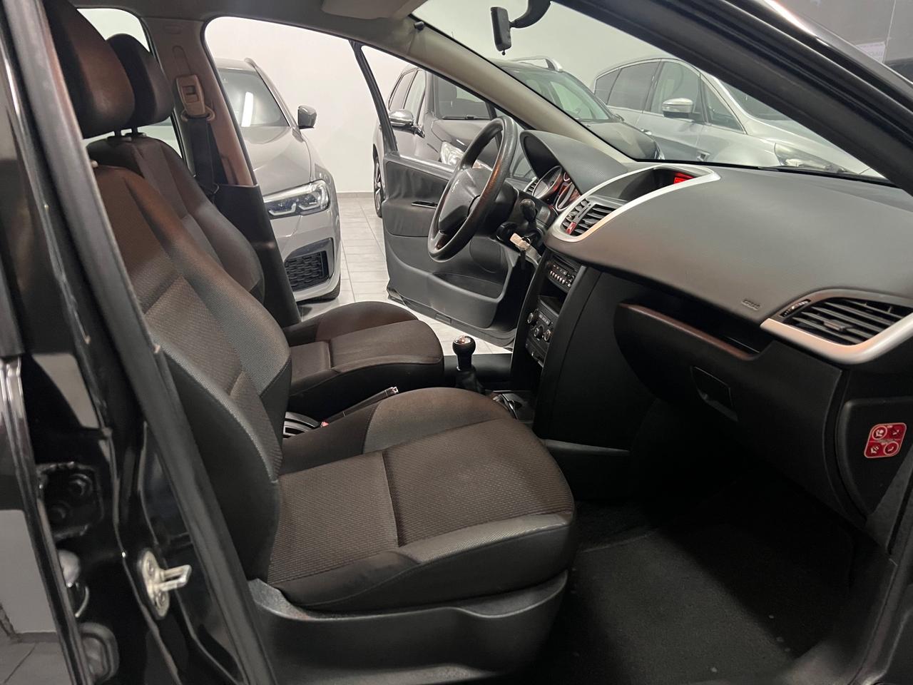 Peugeot 207 1.4 8V 75CV 5p. X Line