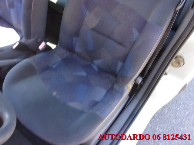 RENAULT Clio 1.1i cat 3 porte UP Aria