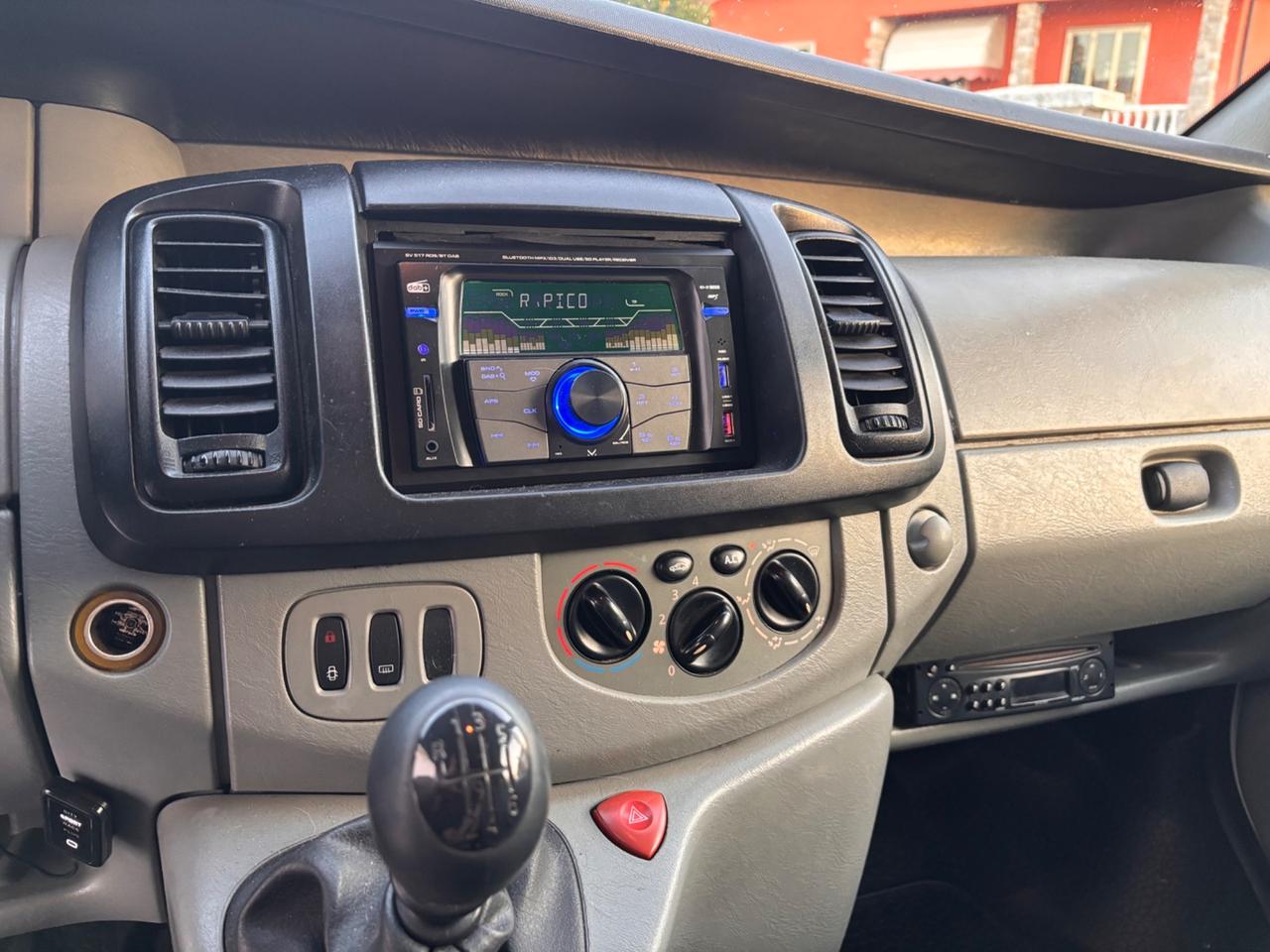 Renault Trafic 1.9 dCi/100 9 posti