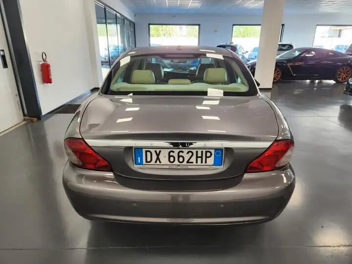 Jaguar X-Type 2.2D cat aut. Premium Luxury cDPF