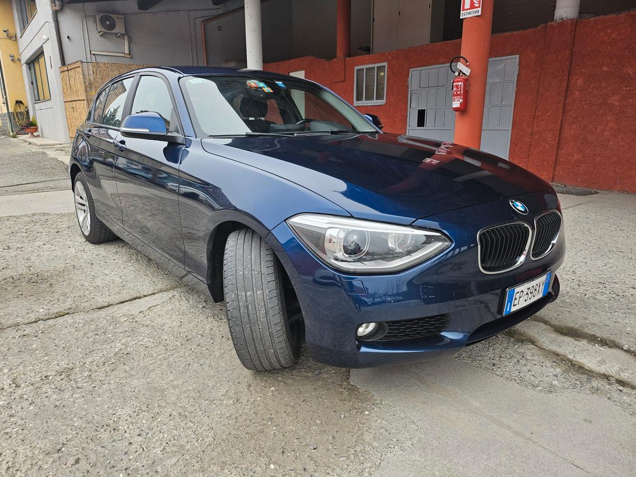 Bmw 118 118d 5p. Unique