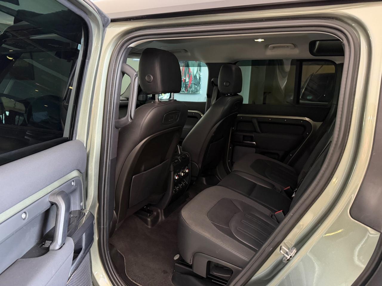 Defender 110 2.0 SD4 240CV AWD Auto 72 Yrs. WEB Edition