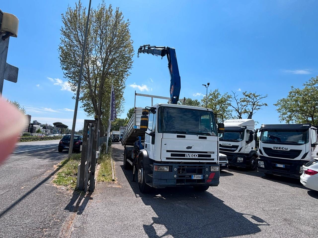 Iveco eurocargo 180E280 gru e ribaltabile