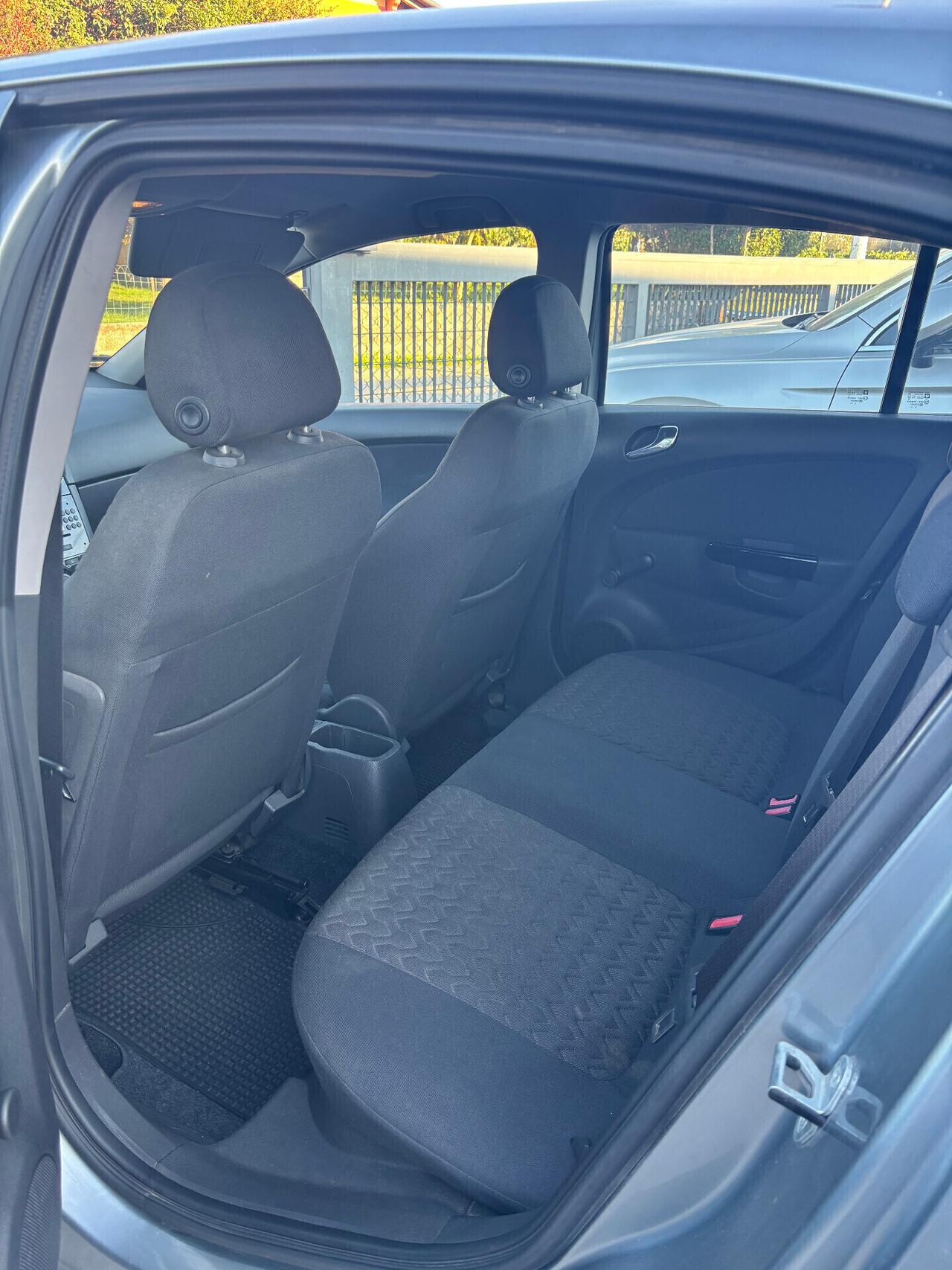 Opel Corsa 1.2 85CV 5 porte BENZINA GPL