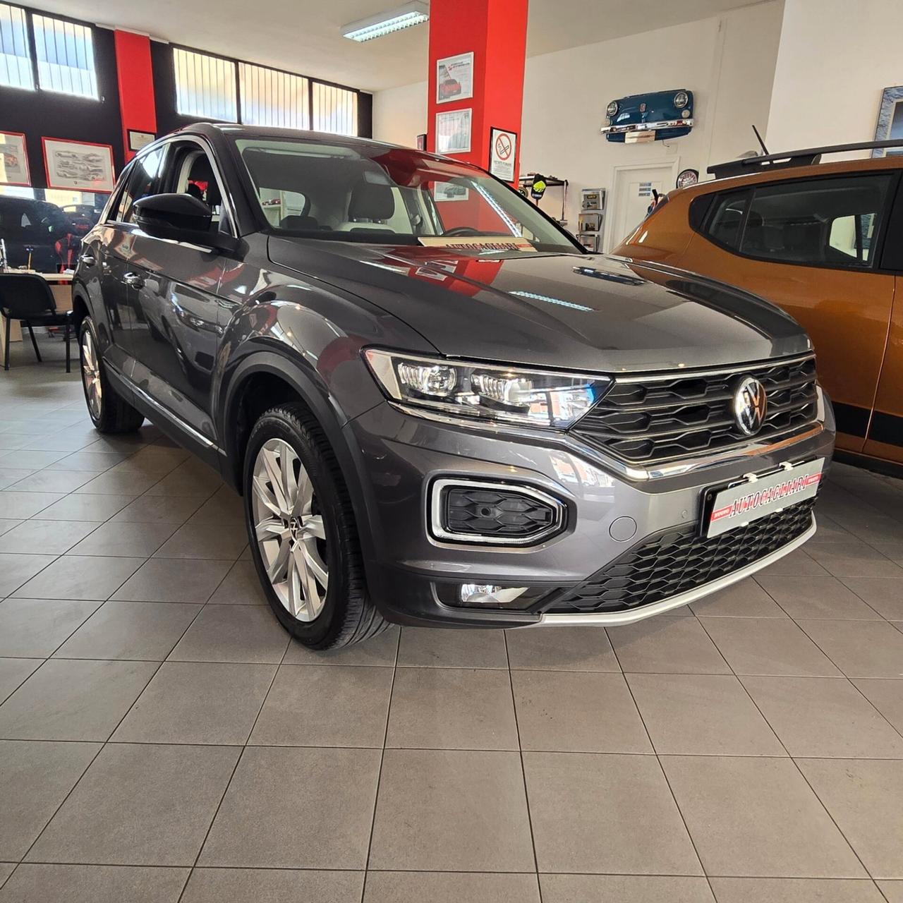 20.000 km - CAMBIO AUTOMATICO - Volkswagen T-Roc 1.5 TSI ACT DSG Advanced Technology